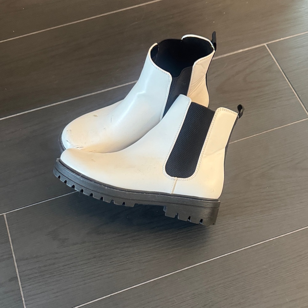 Soda White Leather Chelsea Combat Boots with Black Elastic Panels